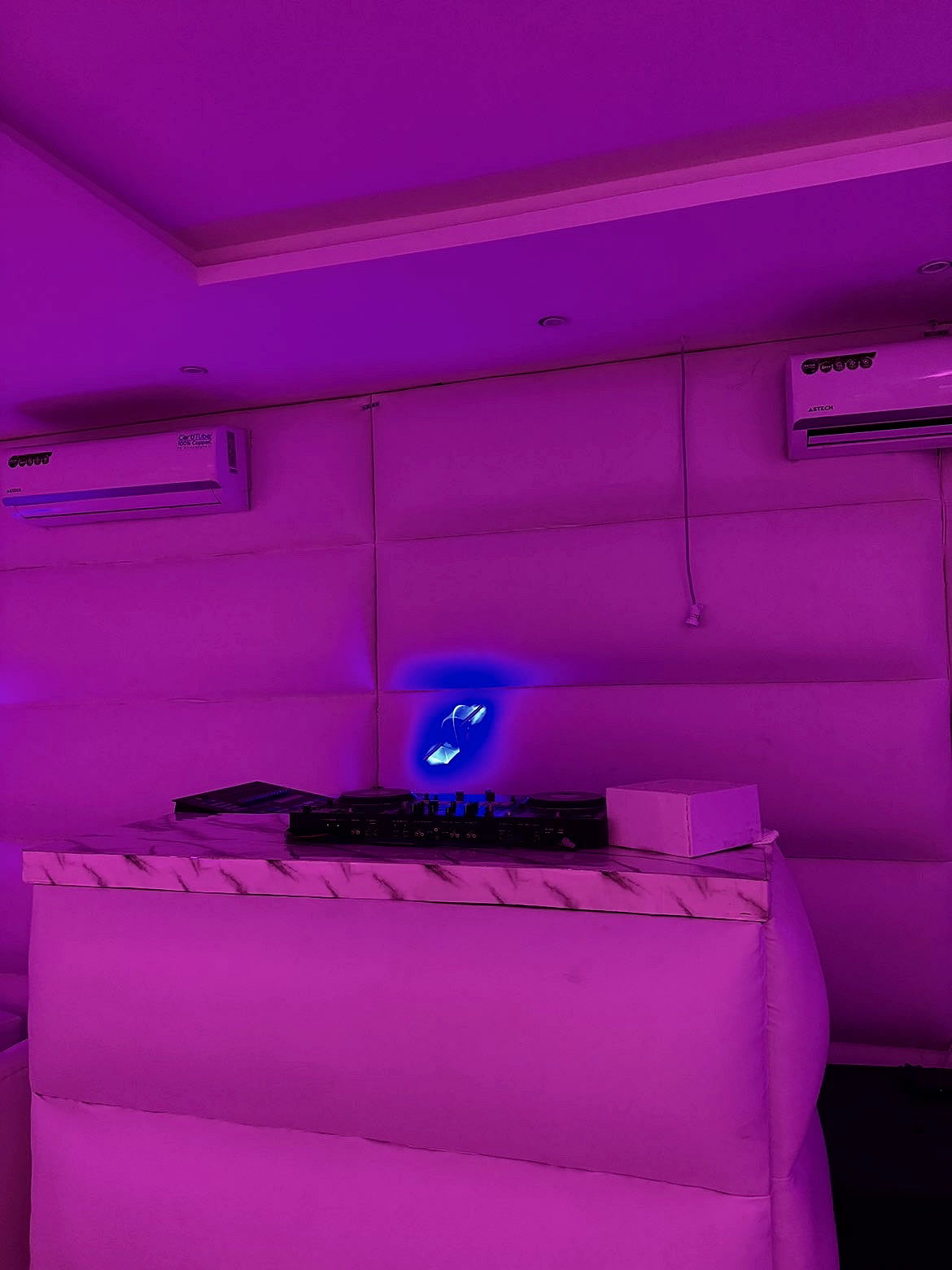 Le Lounge — 8