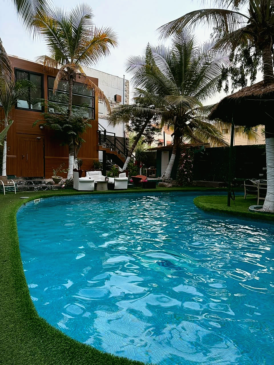 Le Restaurant & la Piscine — 2
