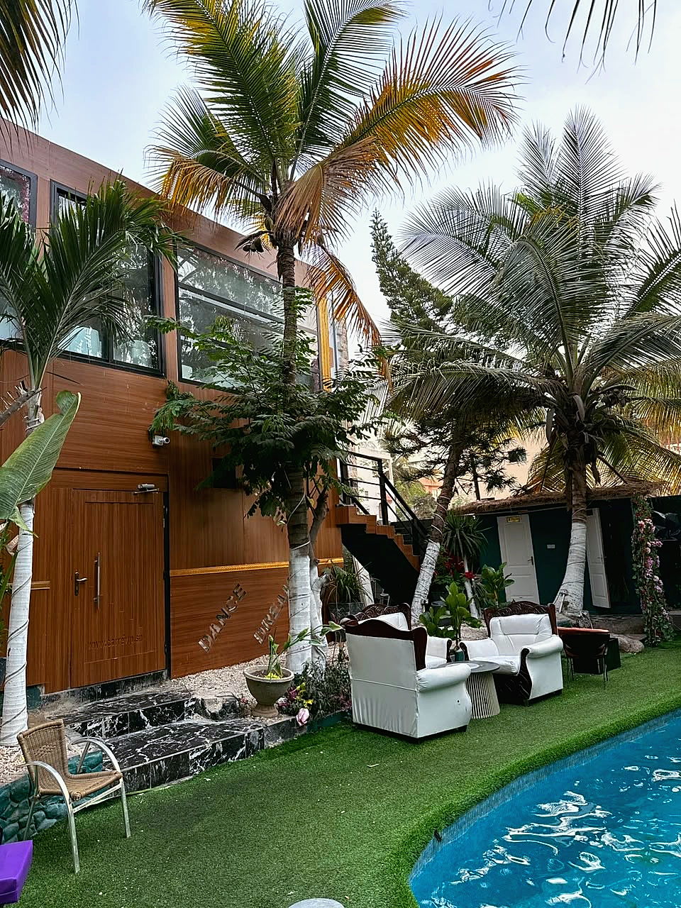 Le Restaurant & la Piscine — 7